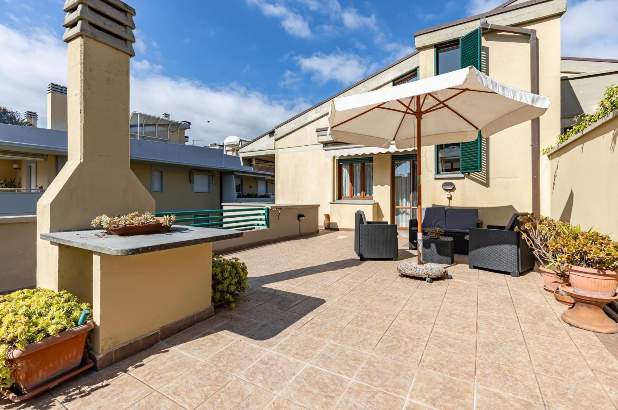 Two-levels With Terrace And Parking Apartment Viareggio