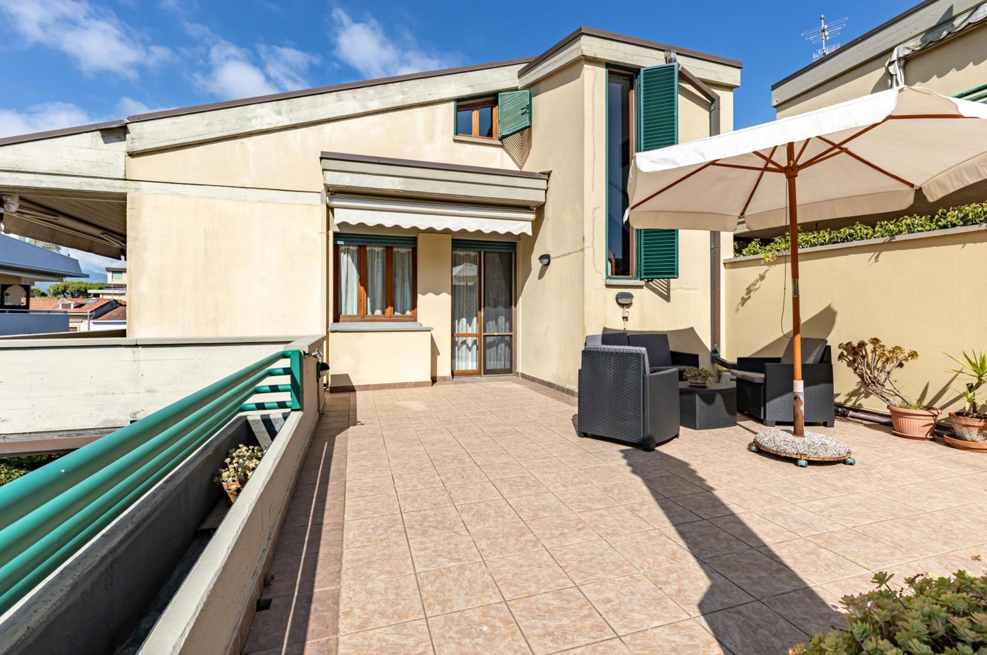 Apartment Two-levels With Terrace And Parking